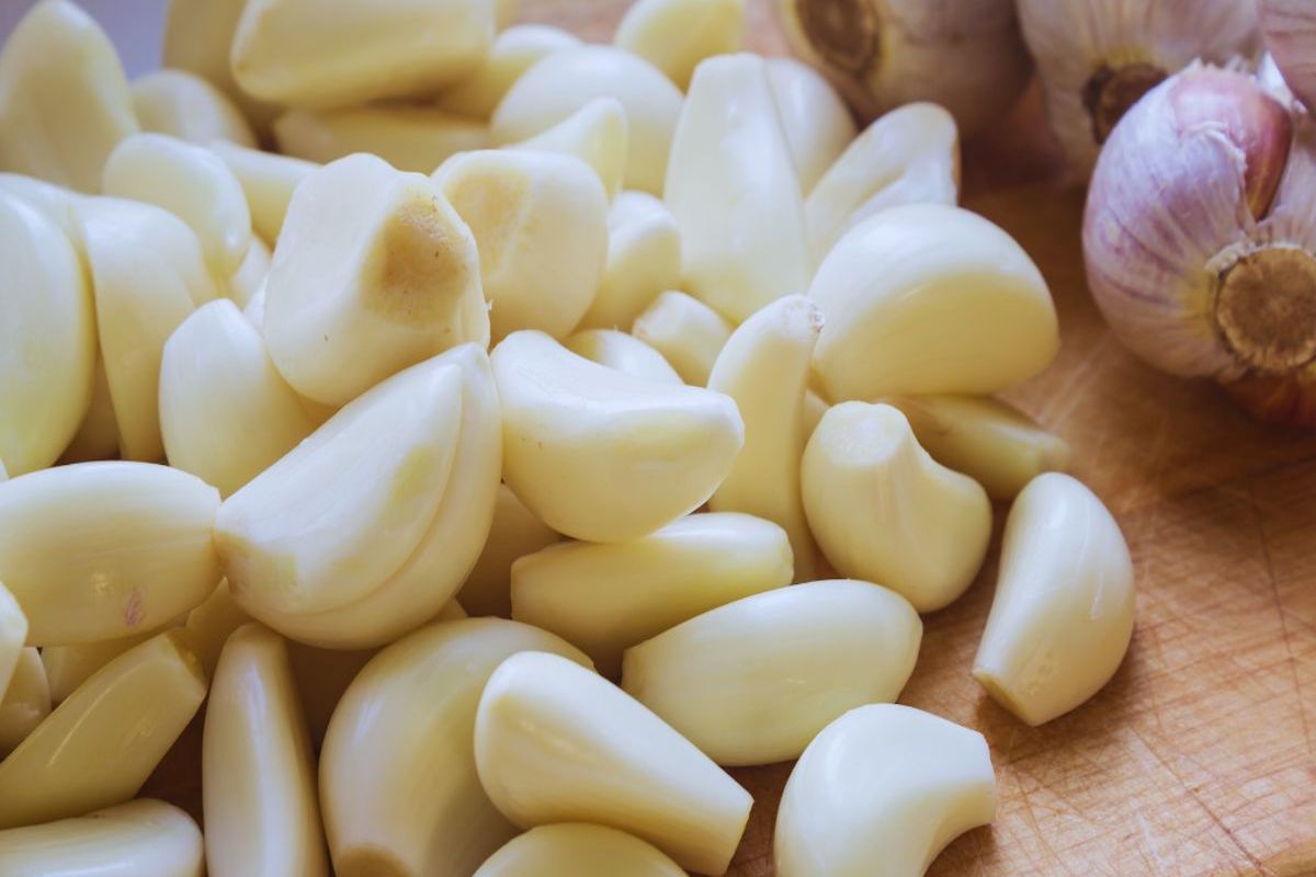 The Benefits of Using Peeled Garlic