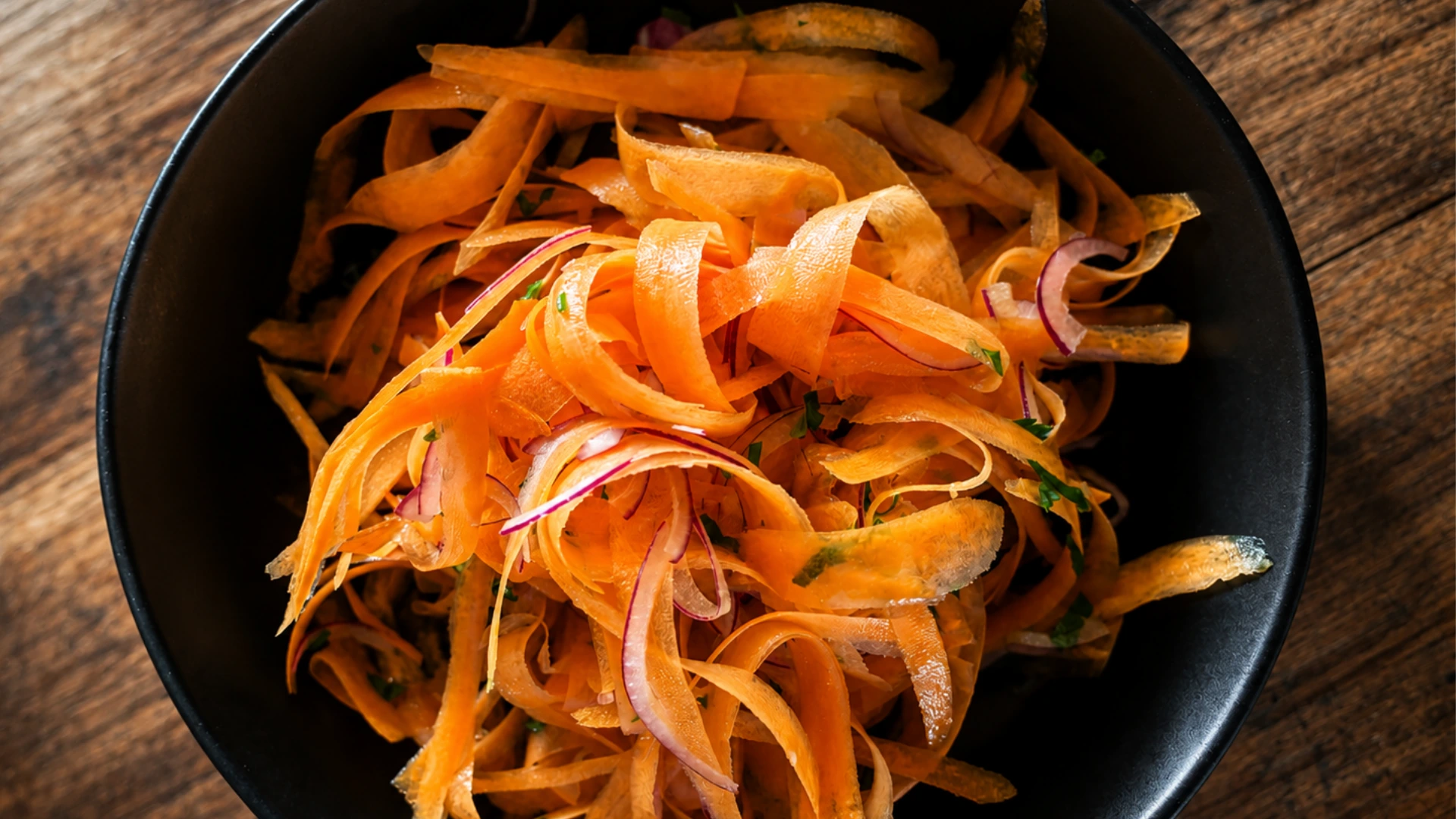 Fresh & Crunchy Raw Carrot Salad Recipe