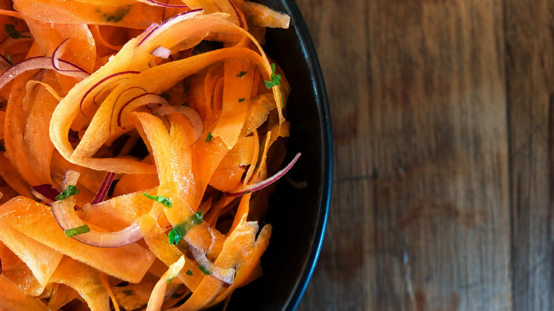 Fresh raw carrot salad
